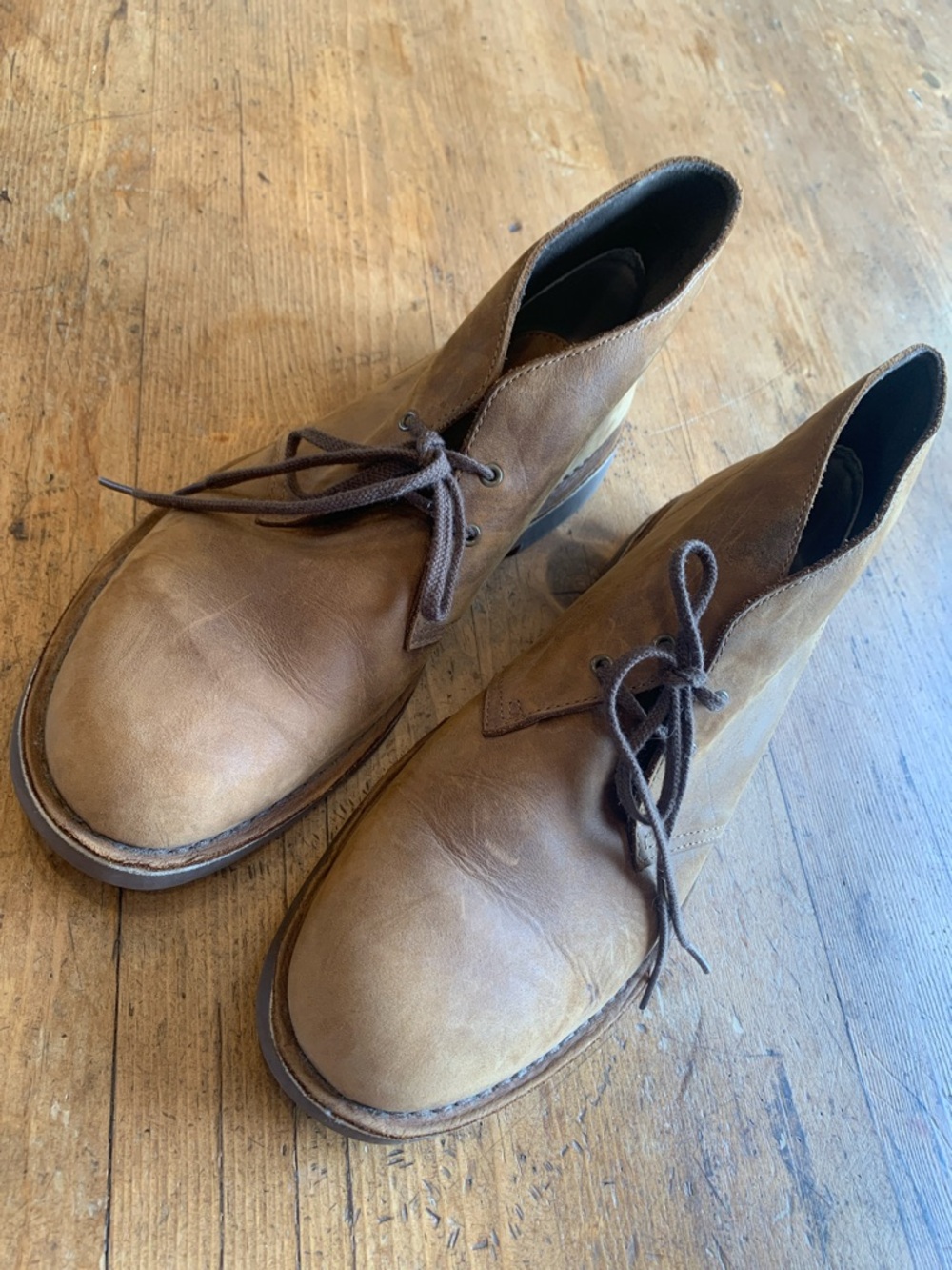Clarks Men’s  Brown Suede Chukka Boots - Classic Lace-Up